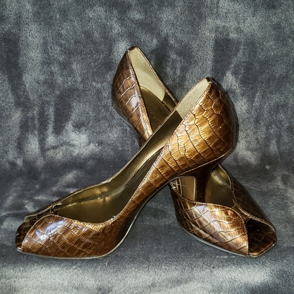 ANNE KLEIN
